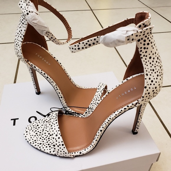 Topshop Shoes - Black and white heels